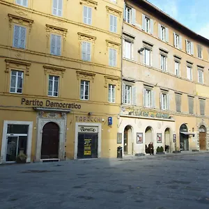  Apartment Vannucci House